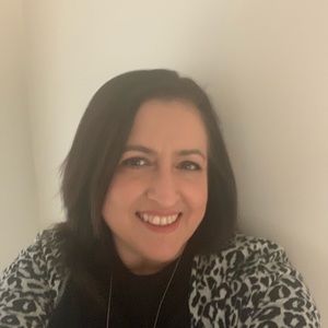 Meet your Posher, Deyanira